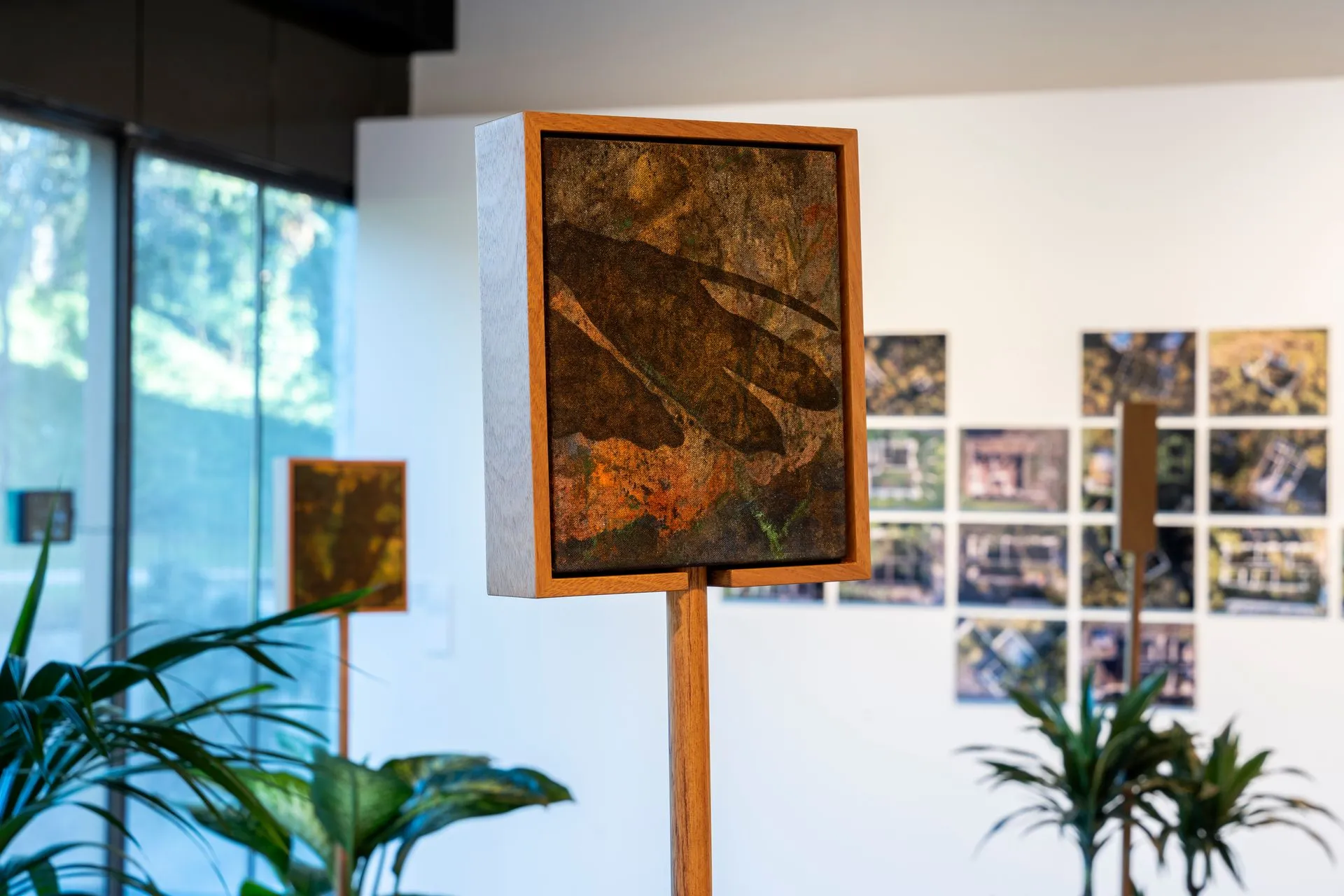 VISITA A LA EXPOSICIÓN DE QUISQUEYA HENRÍQUEZ "EL CENTRO PUEDE ESTAR EN TODAS PARTES" - 8 de Abril de 2026 - Imagen 2